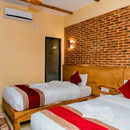 Hotel Kings ポカラ エクステリア 写真
