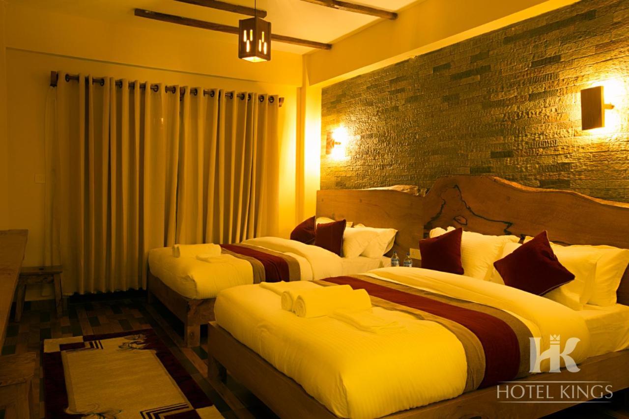 Hotel Kings ポカラ エクステリア 写真